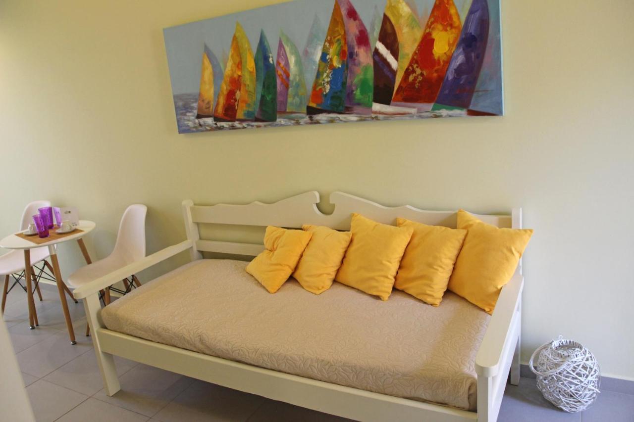 Effi Apartments Platanias  Bilik gambar