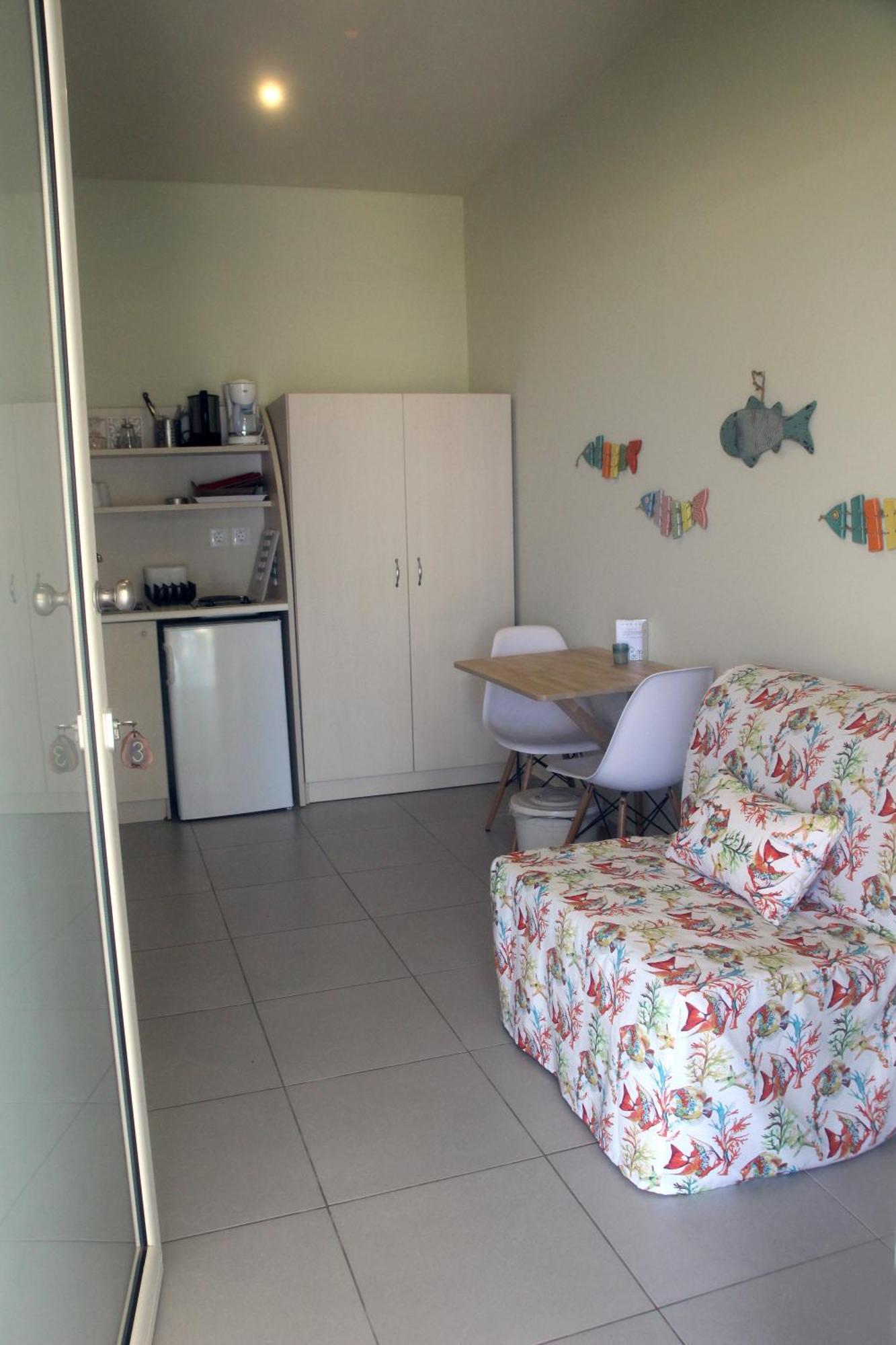 Effi Apartments Platanias  Bilik gambar