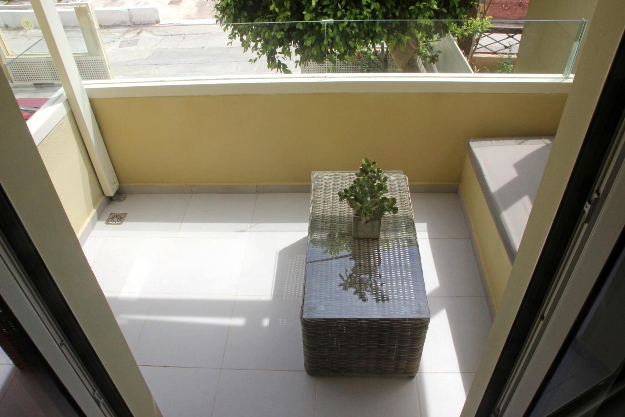 Effi Apartments Platanias  Bilik gambar
