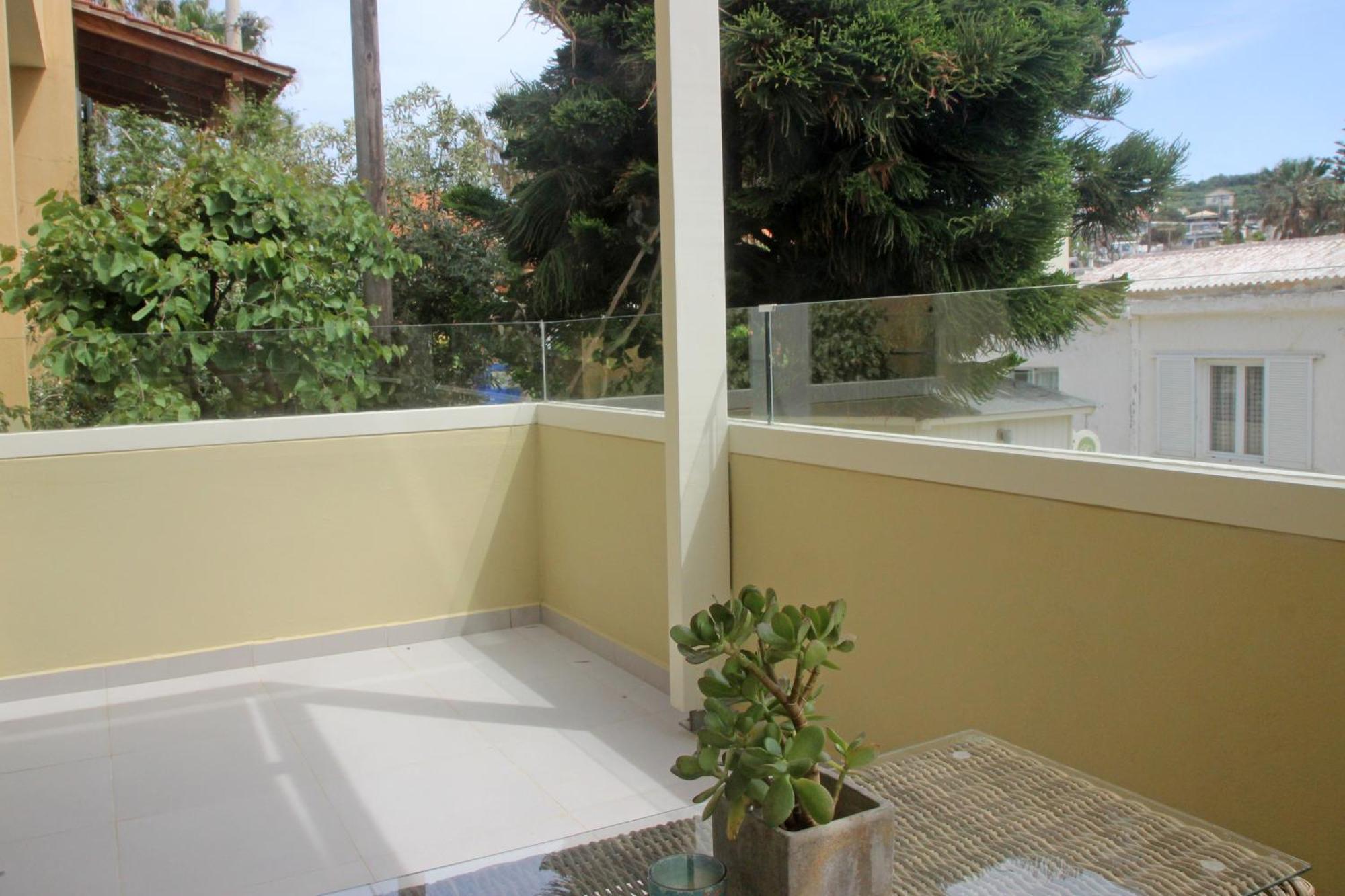 Effi Apartments Platanias  Bilik gambar