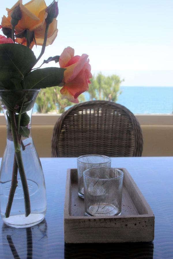 Effi Apartments Platanias  Bilik gambar